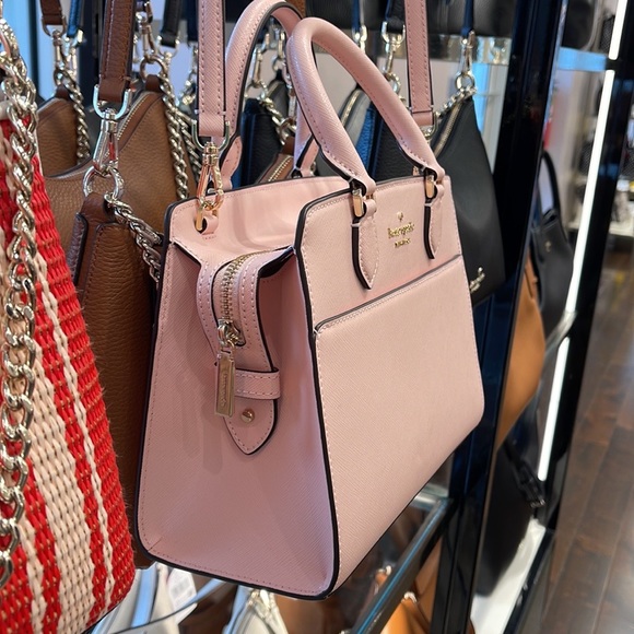 Kate Spade Madison Saffiano Leather Small Satchel
COLOR:
Conch Pink
NWT - Picture 2 of 16